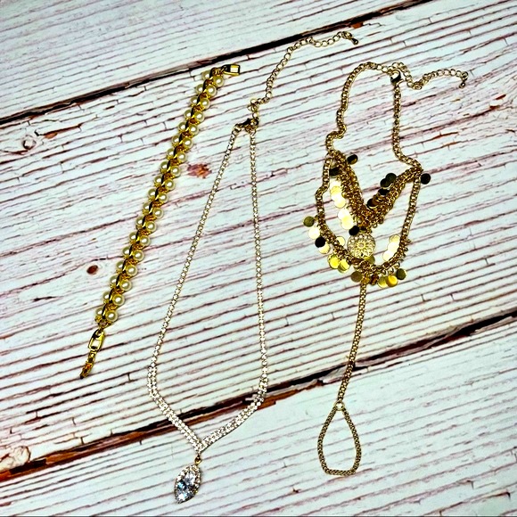 Bundle Of Gold Jewelry 20$